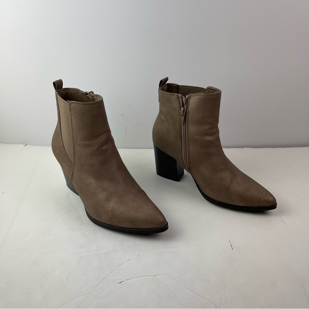 Yancee Auburn Pointed Two Square Heel Booties